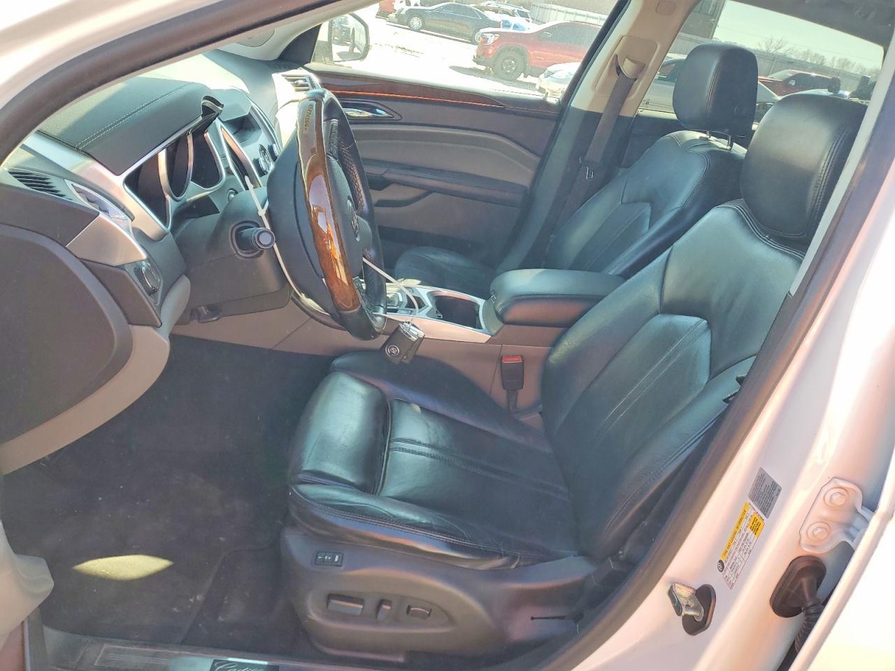 2010 CADILLAC SRX