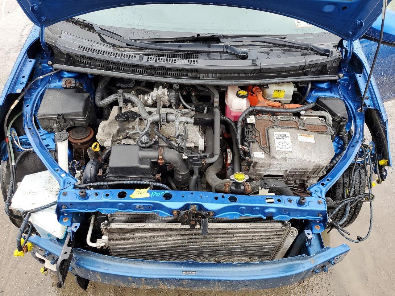 2013 TOYOTA Prius c