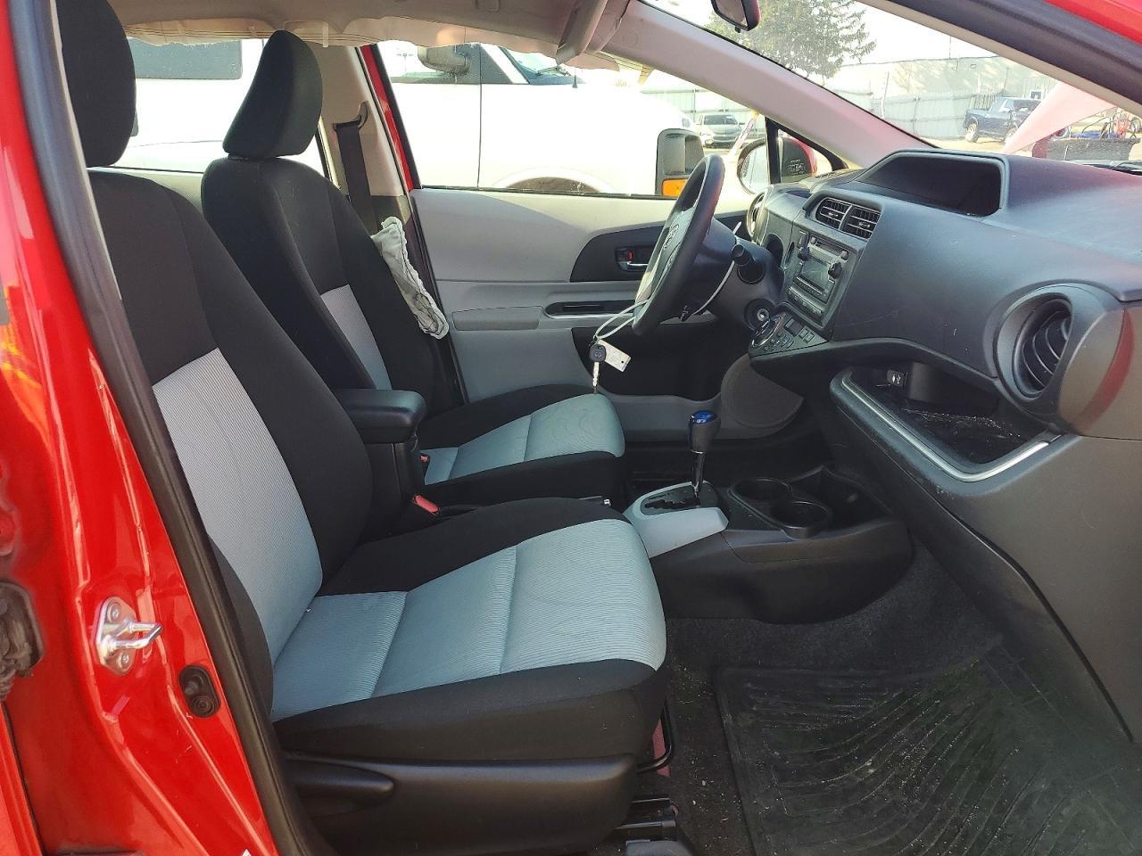 2014 TOYOTA Prius c