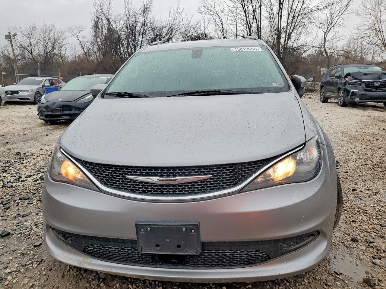 2021 CHRYSLER Voyager