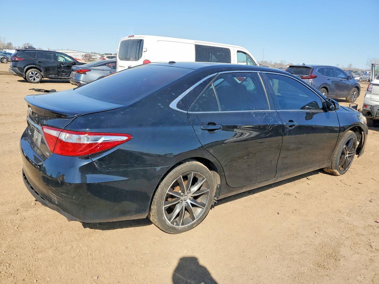 2016 TOYOTA CAMRY