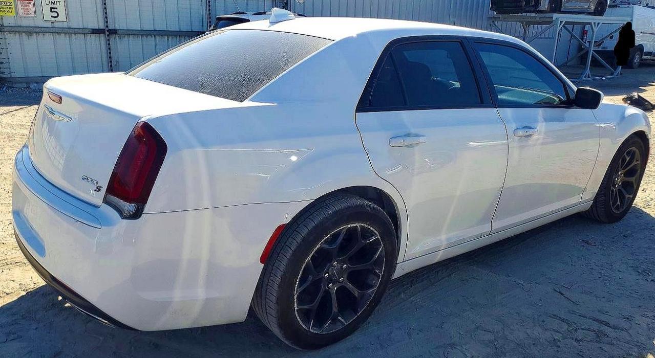 2019 CHRYSLER 300