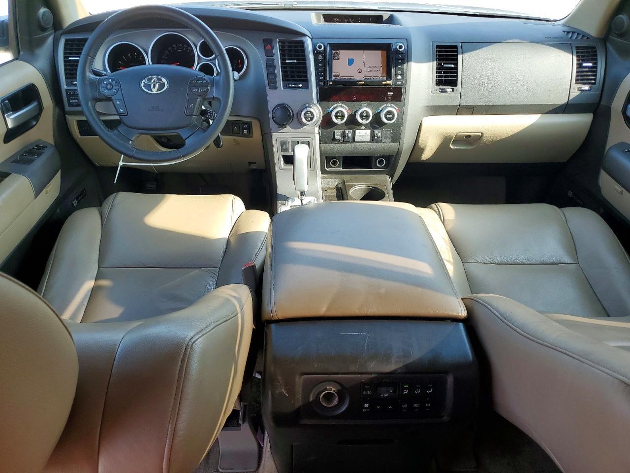 2010 TOYOTA Sequoia
