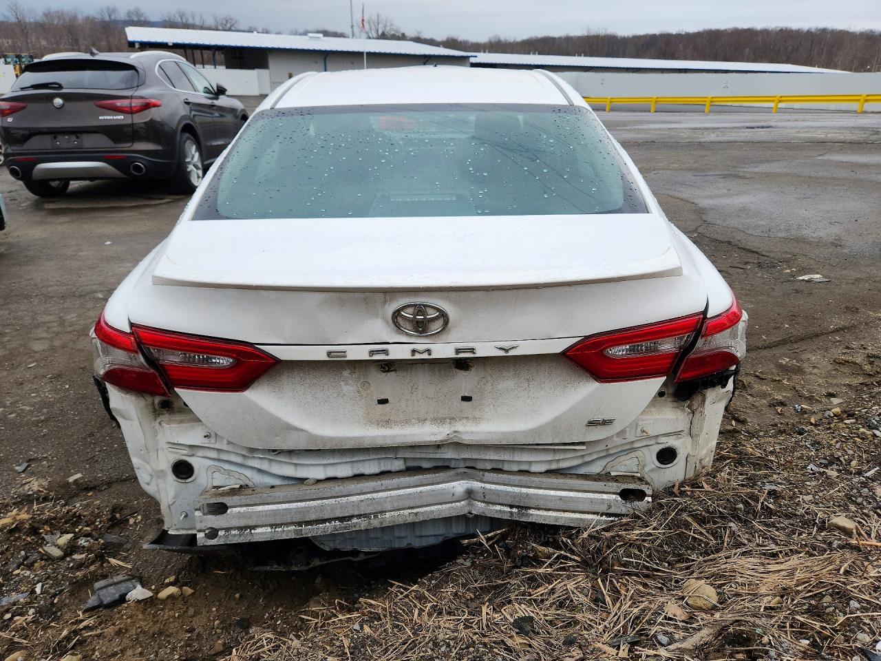 2018 TOYOTA CAMRY