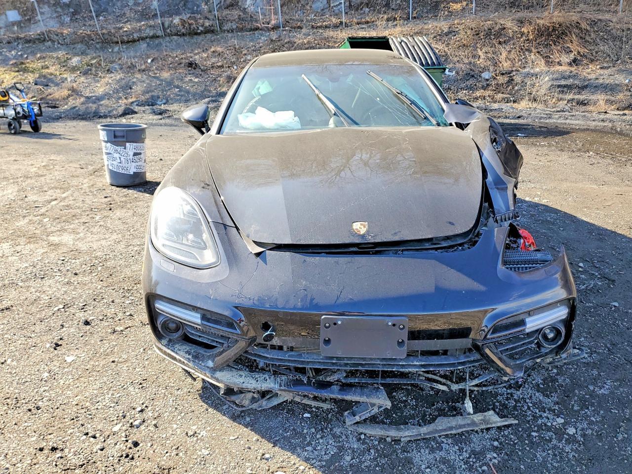 2018 PORSCHE Panamera