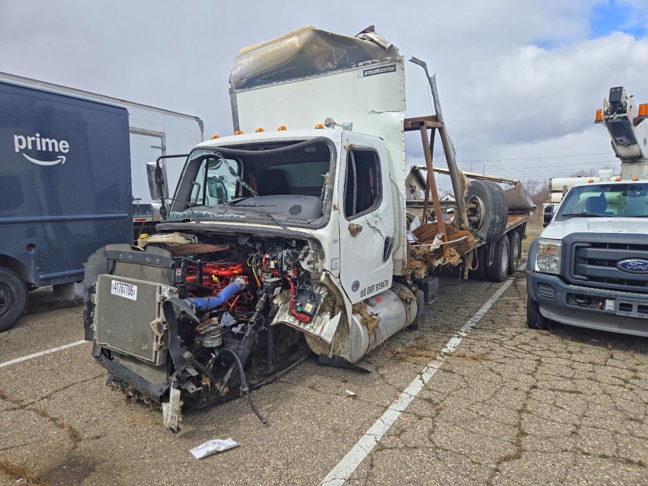 2021 FREIGHTLINER M2