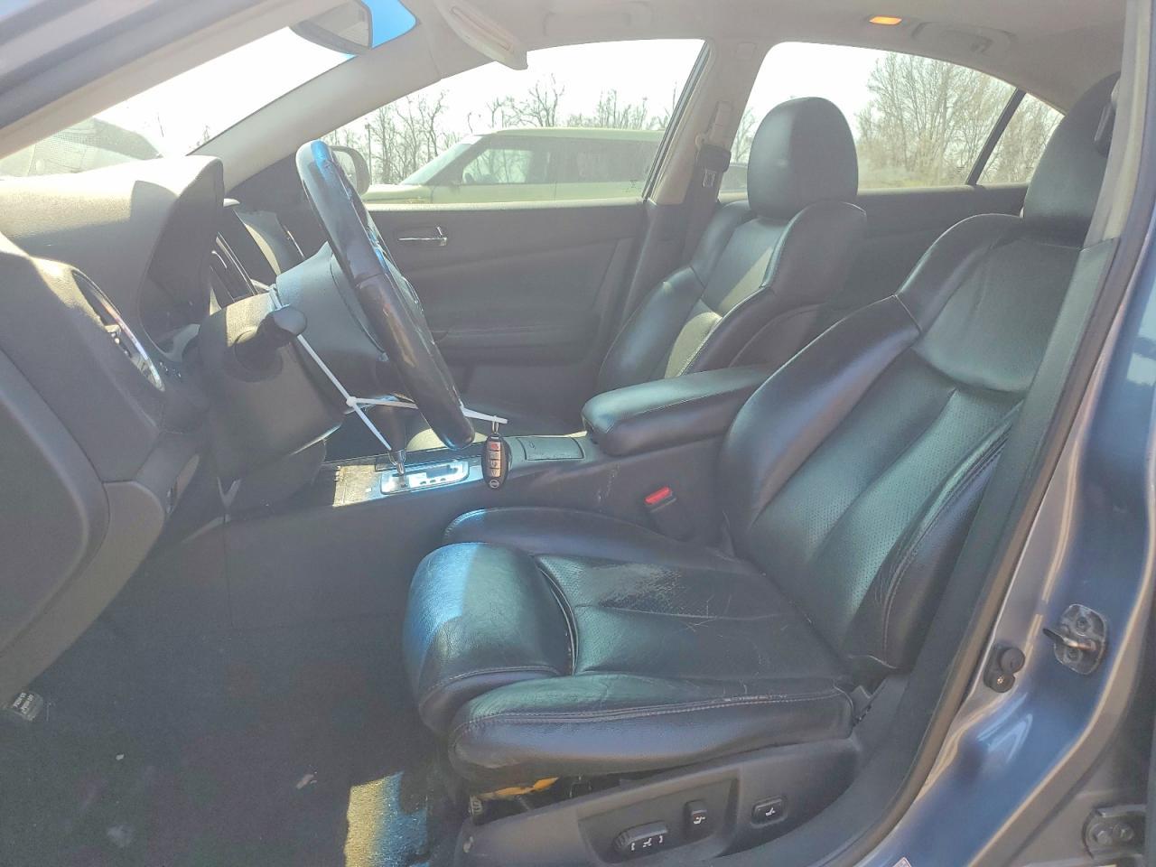 2010 NISSAN Maxima