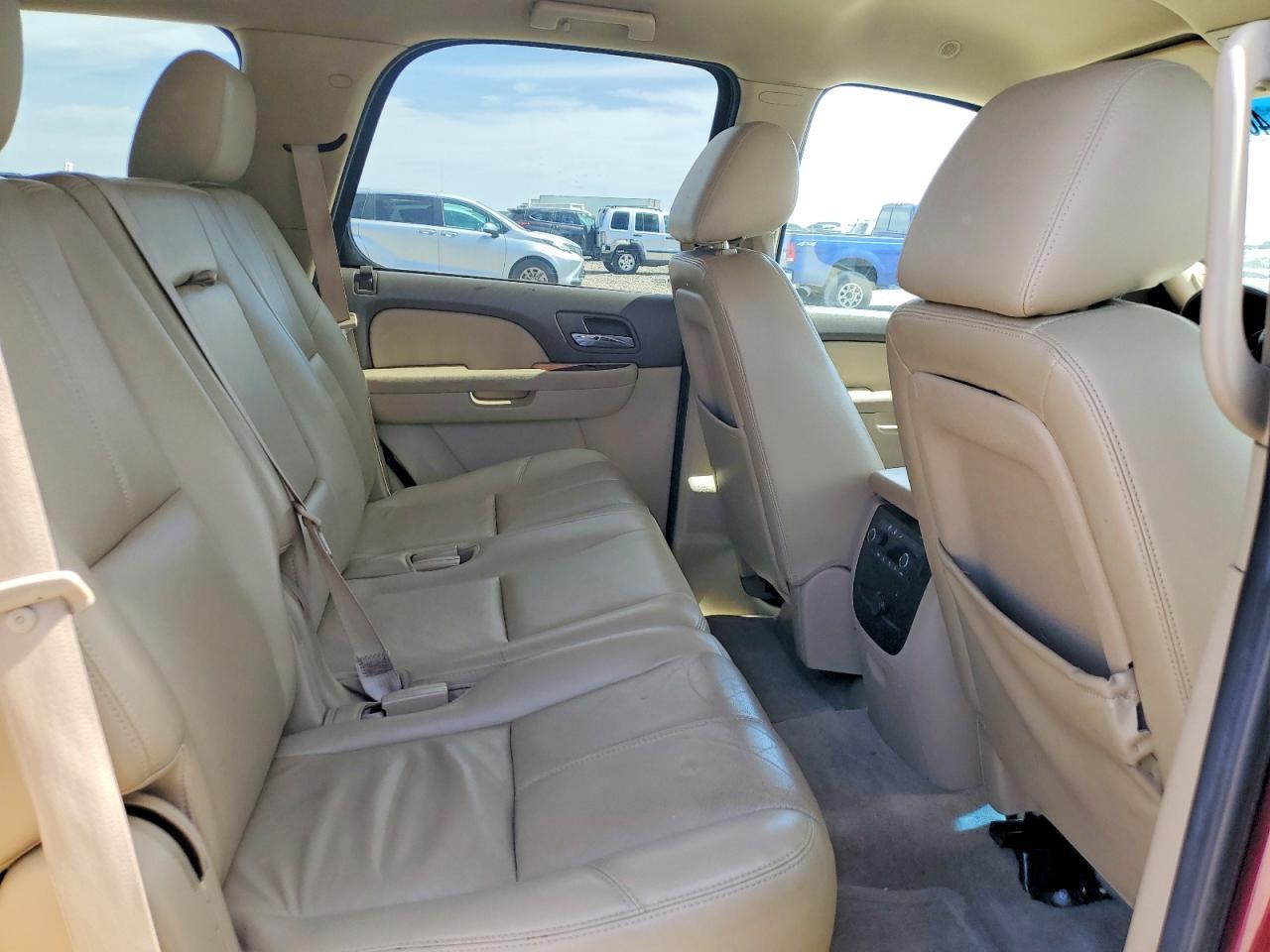 2011 CHEVROLET Tahoe
