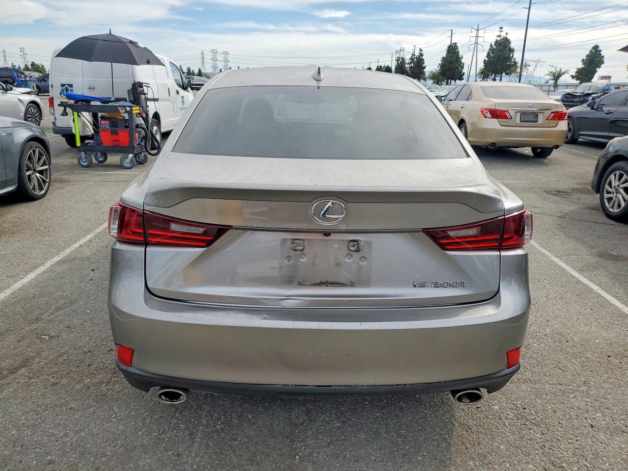 2016 LEXUS IS 200t