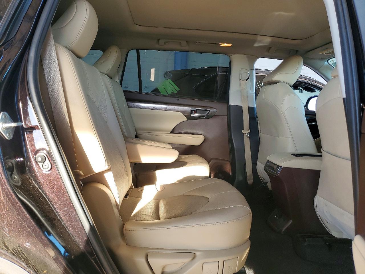 2020 TOYOTA HIGHLANDER