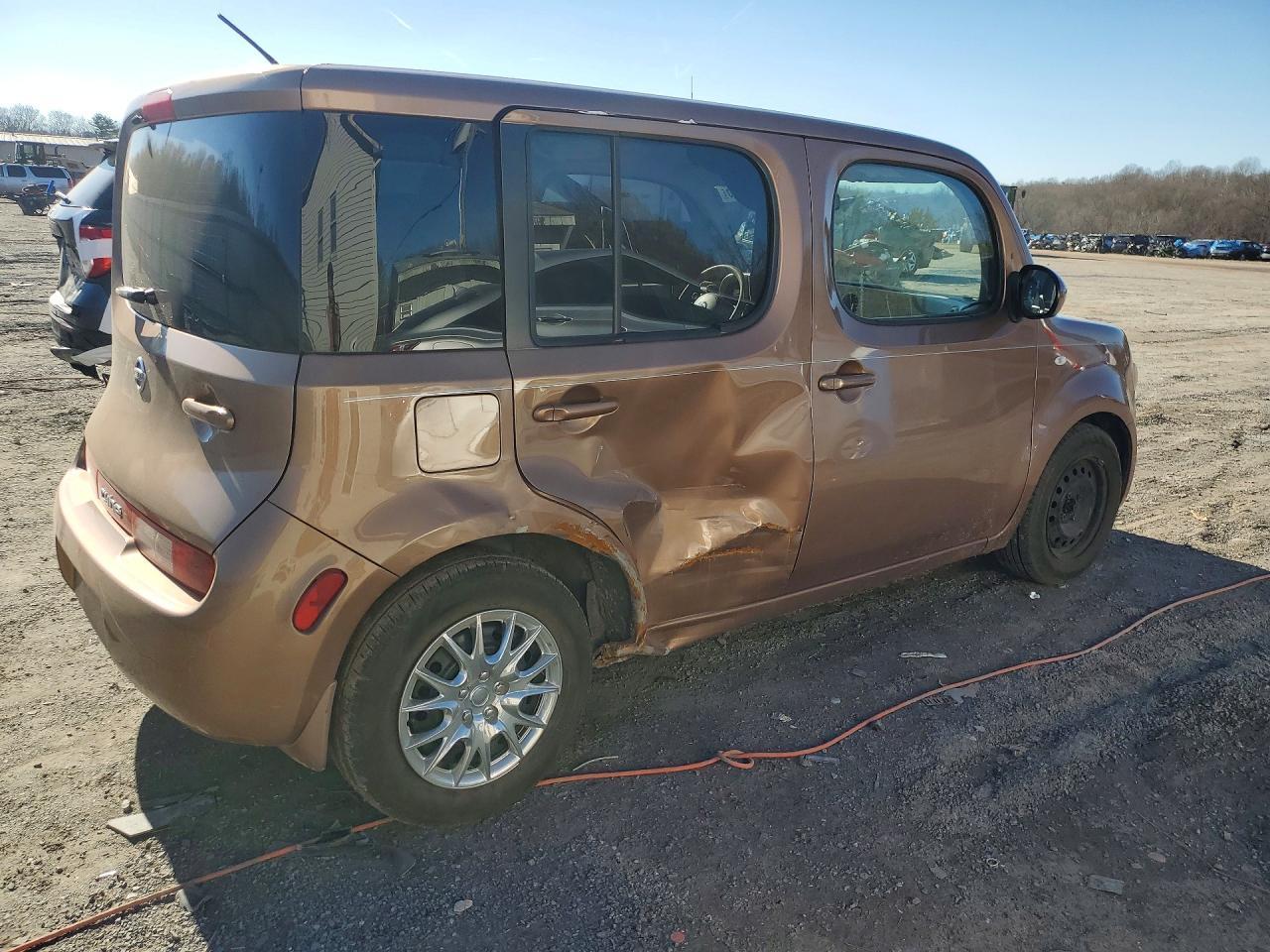 2011 NISSAN CUBE