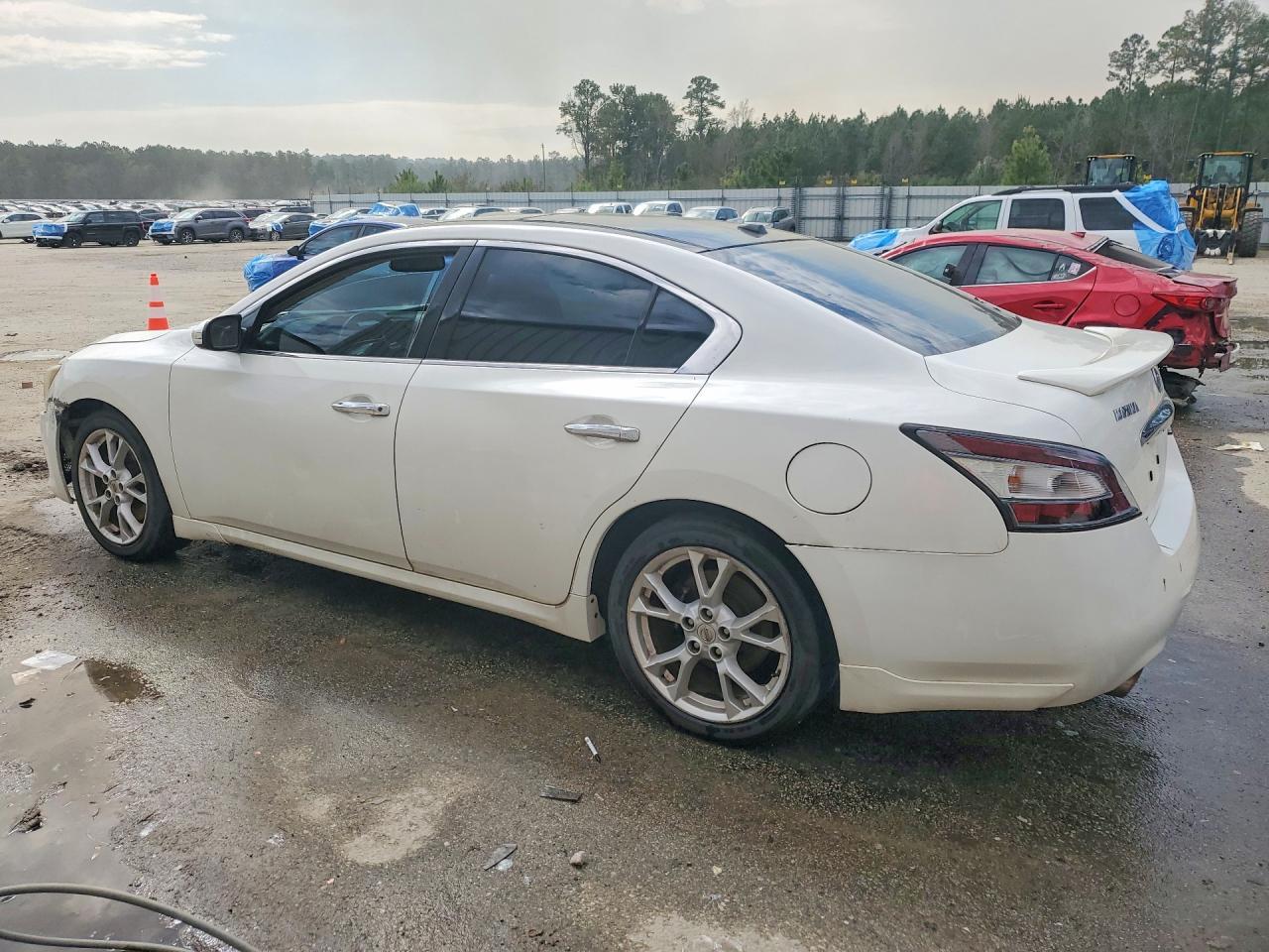 2012 NISSAN Maxima