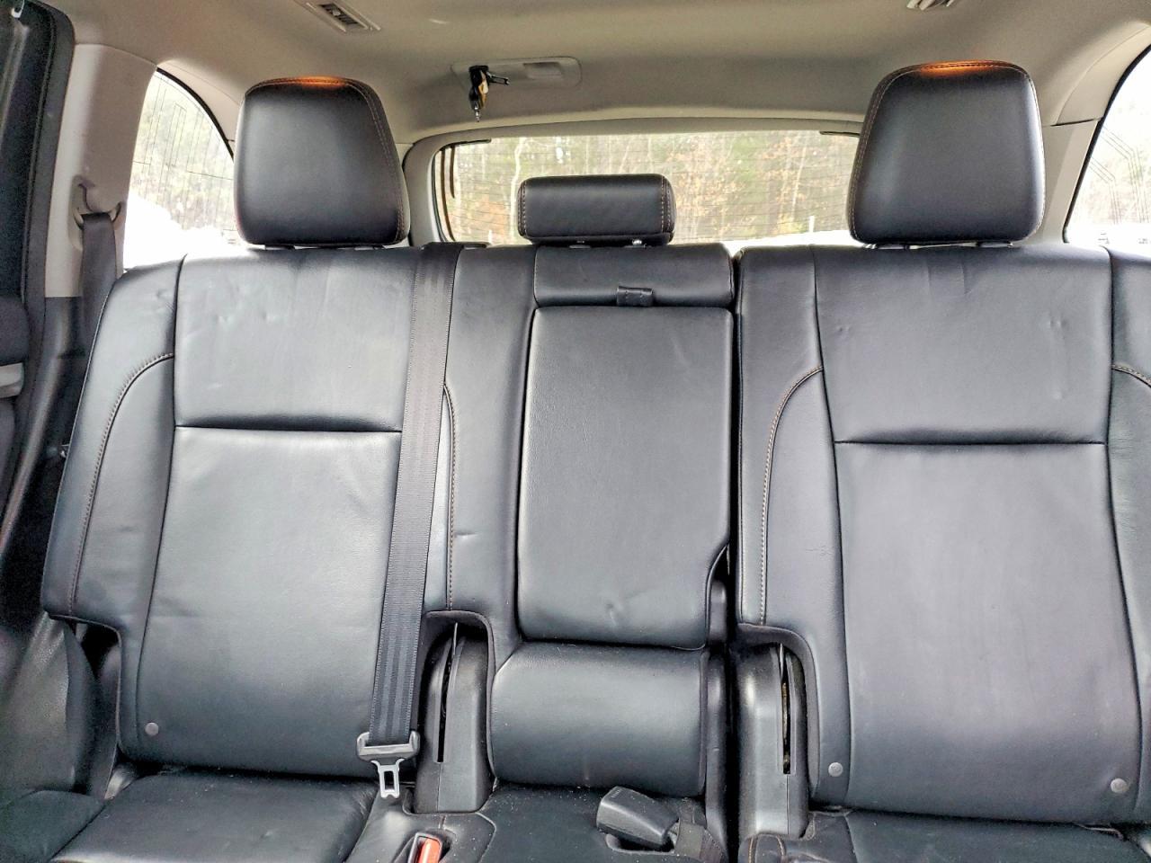 2016 TOYOTA HIGHLANDER
