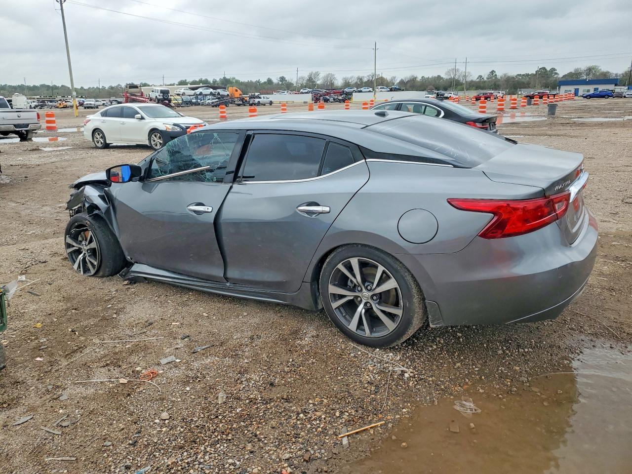 2017 NISSAN Maxima