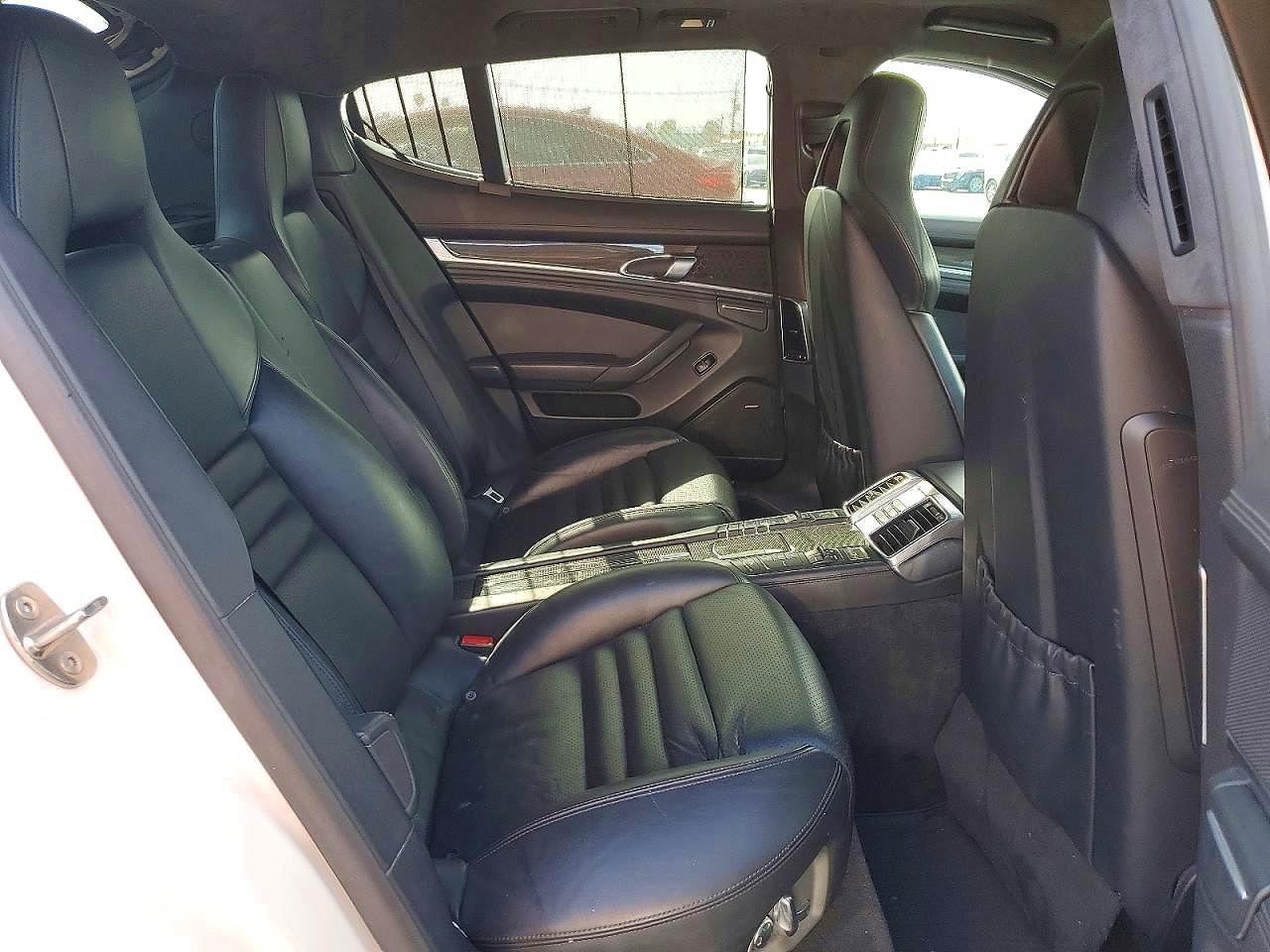 2012 PORSCHE Panamera