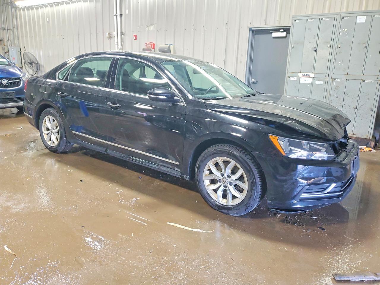2016 VOLKSWAGEN Passat