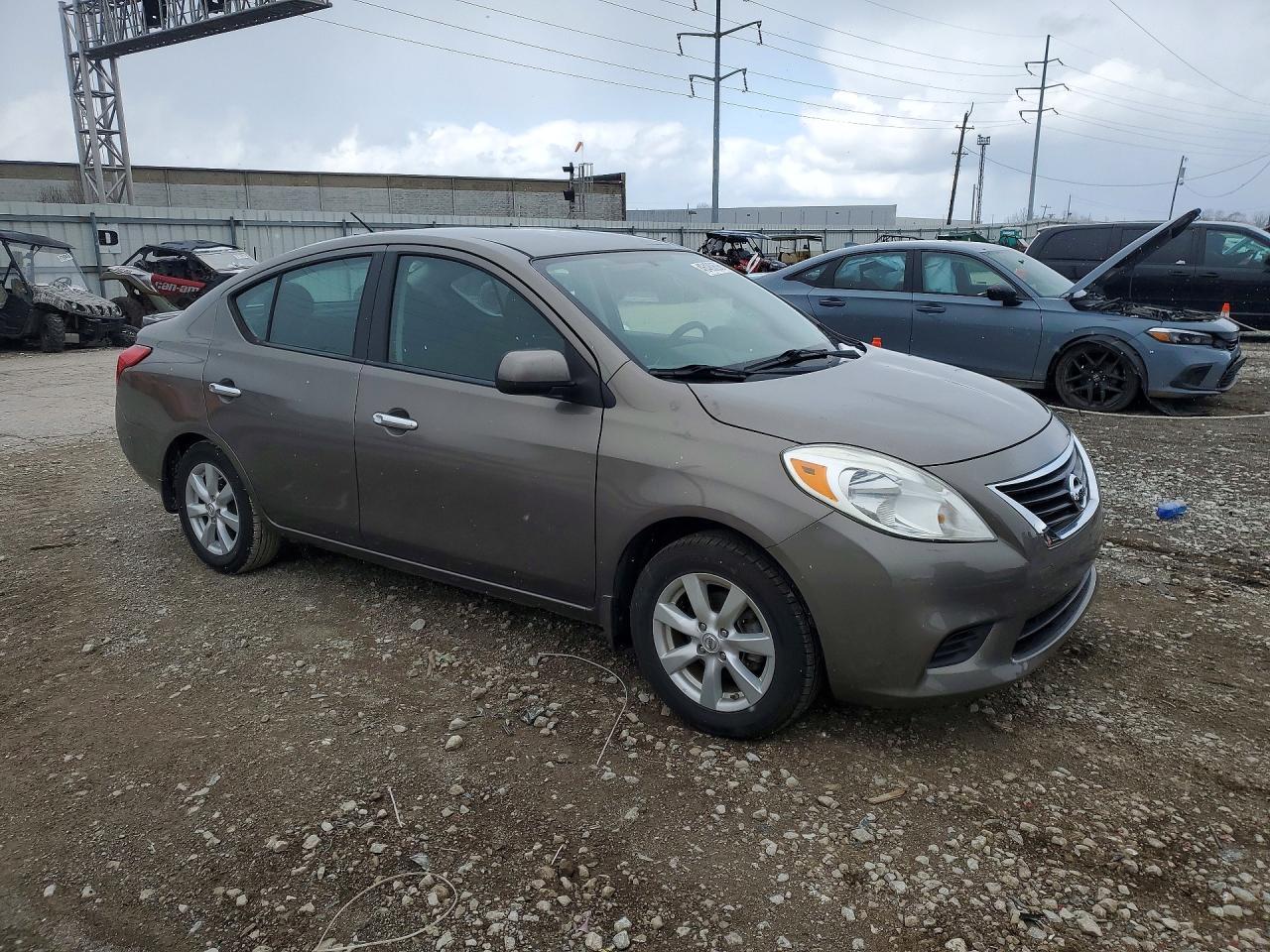 2014 NISSAN VERSA