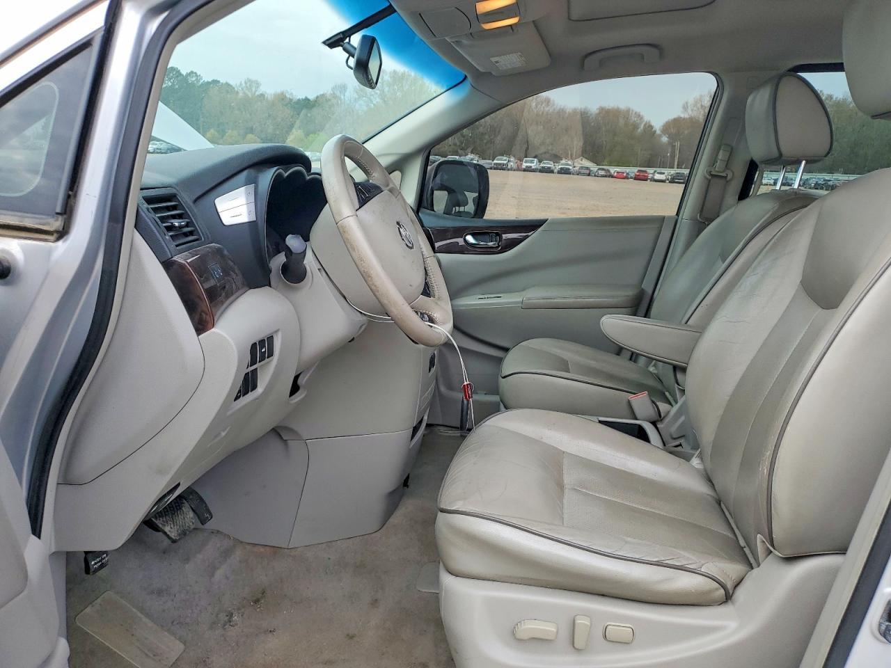 2013 NISSAN Quest