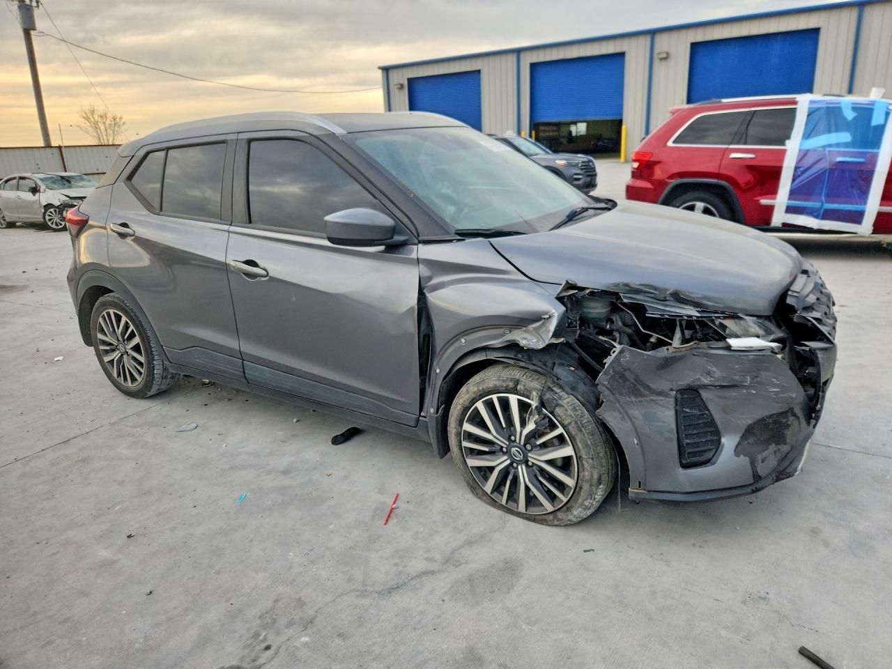 2021 NISSAN KICKS