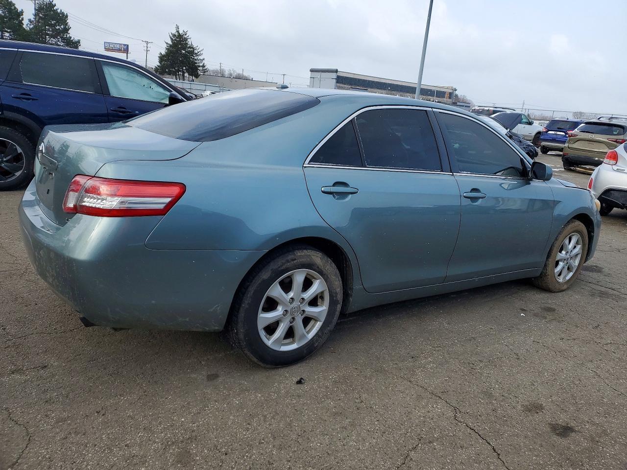 2011 TOYOTA CAMRY