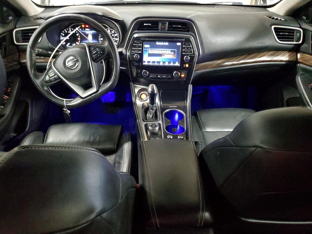 2017 NISSAN Maxima
