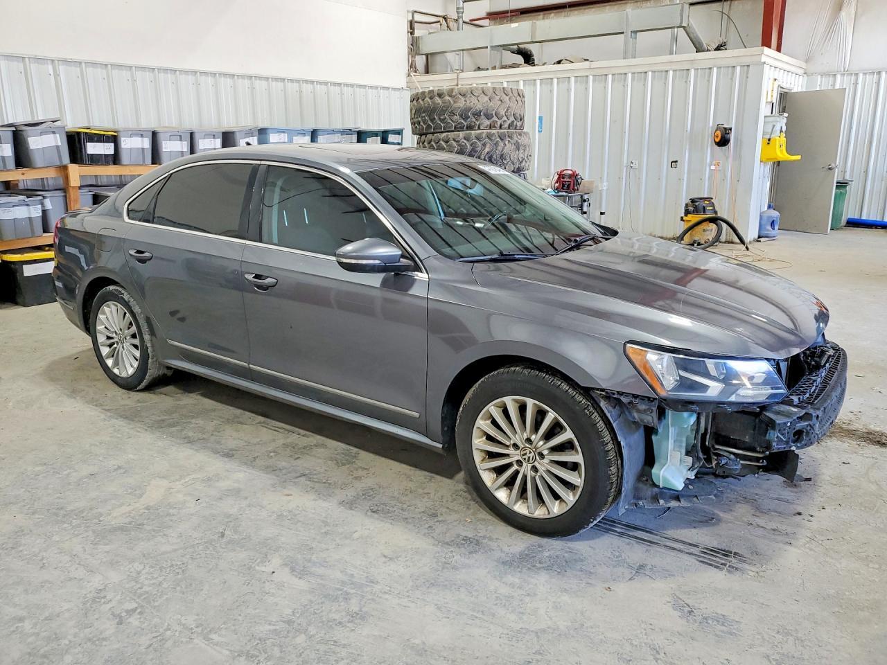2017 VOLKSWAGEN Passat