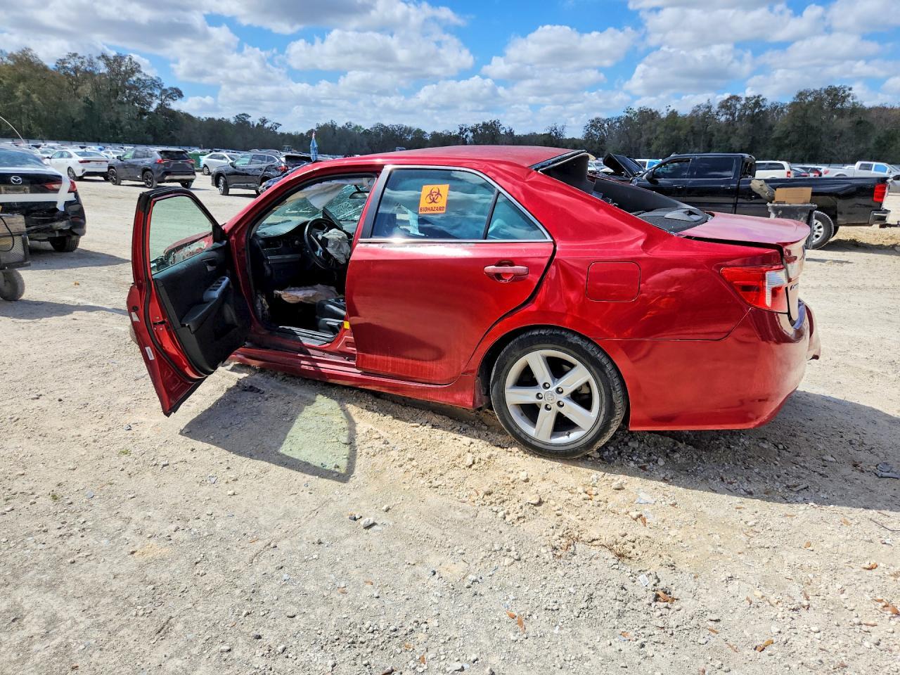 2014 TOYOTA CAMRY