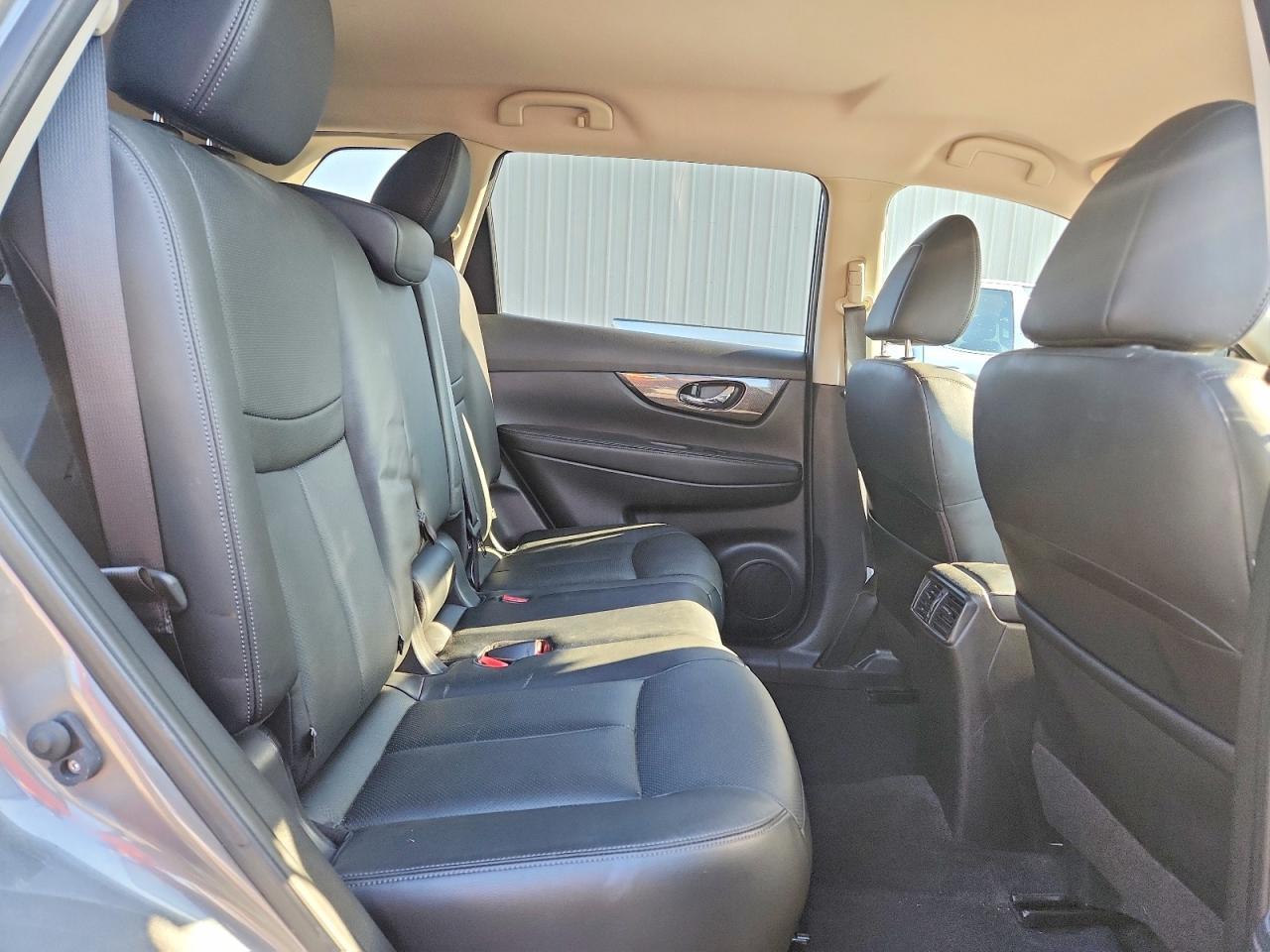 2016 NISSAN ROGUE