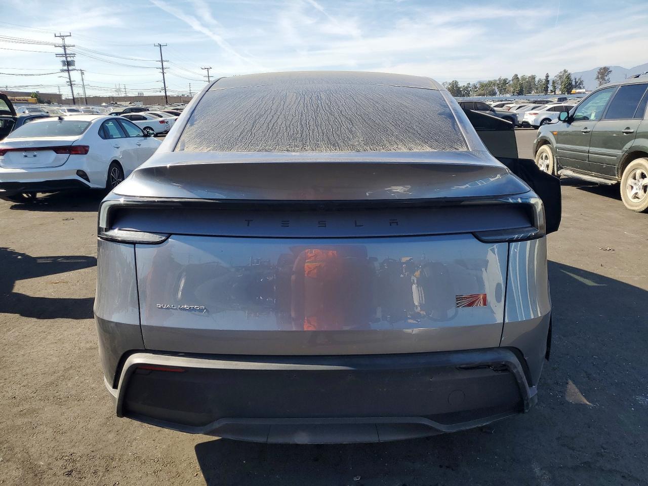 2026 TESLA MODEL Y