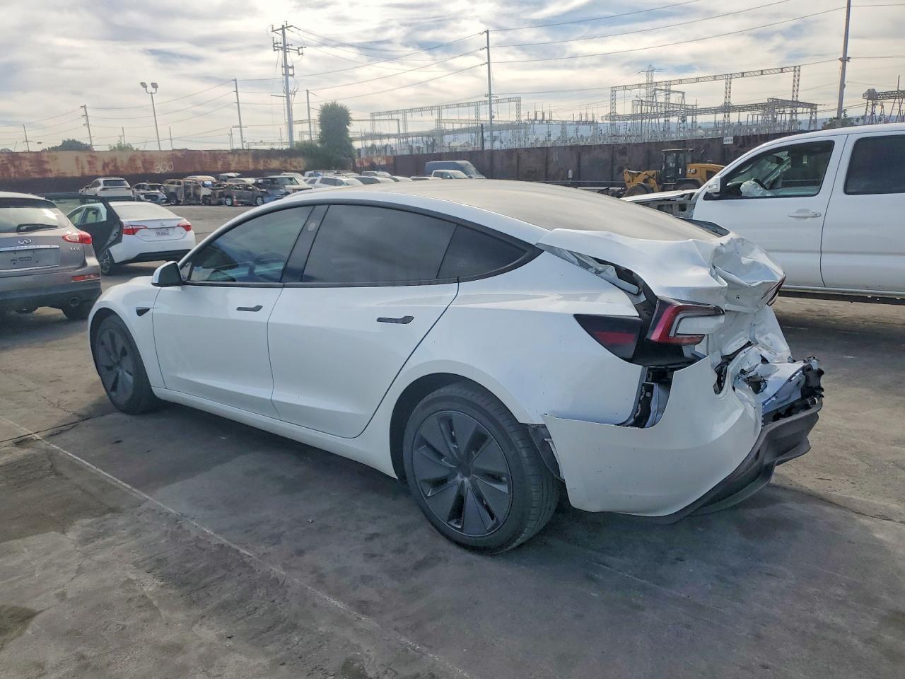 2025 TESLA MODEL 3