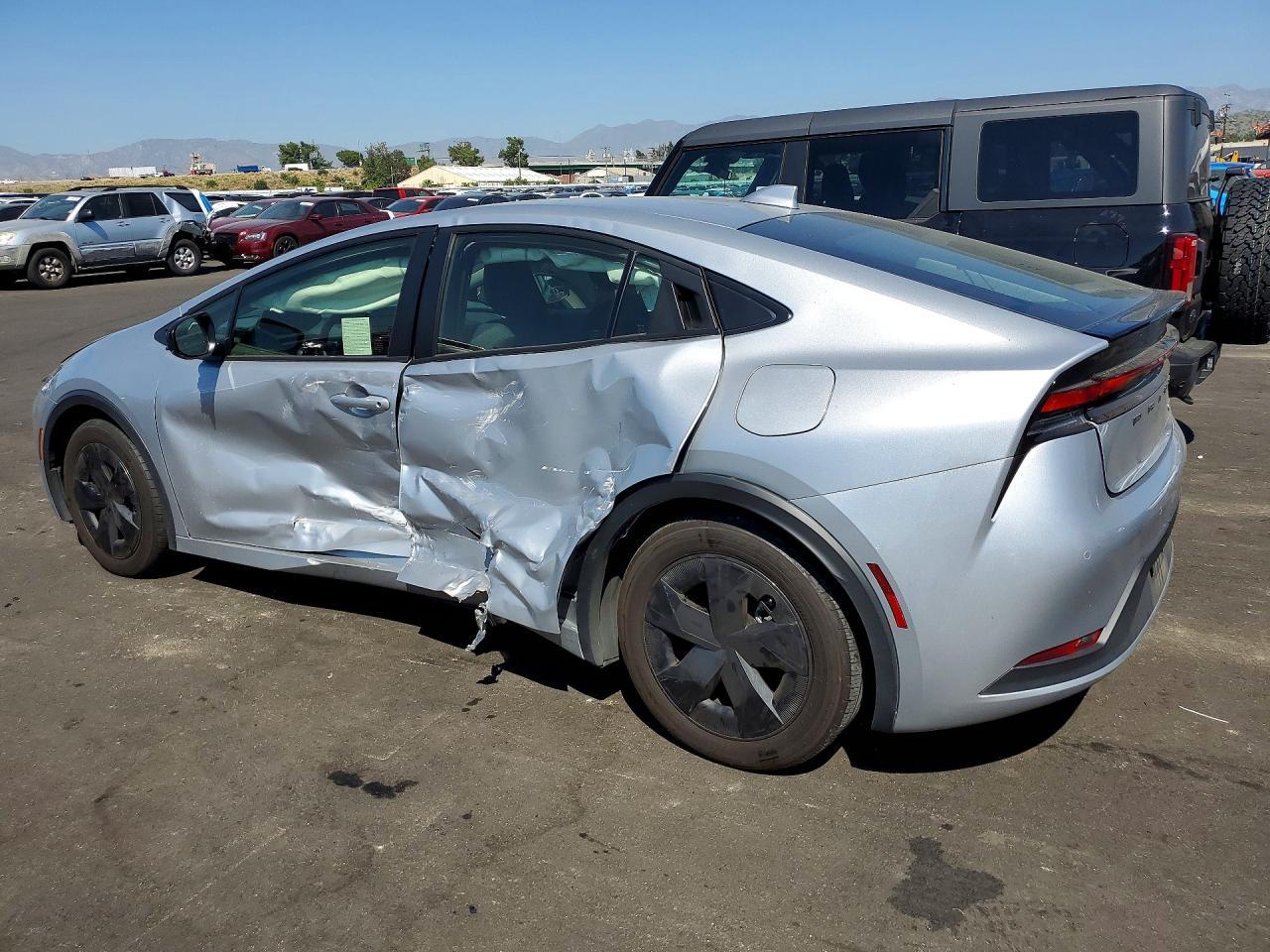 2025 TOYOTA PRIUS