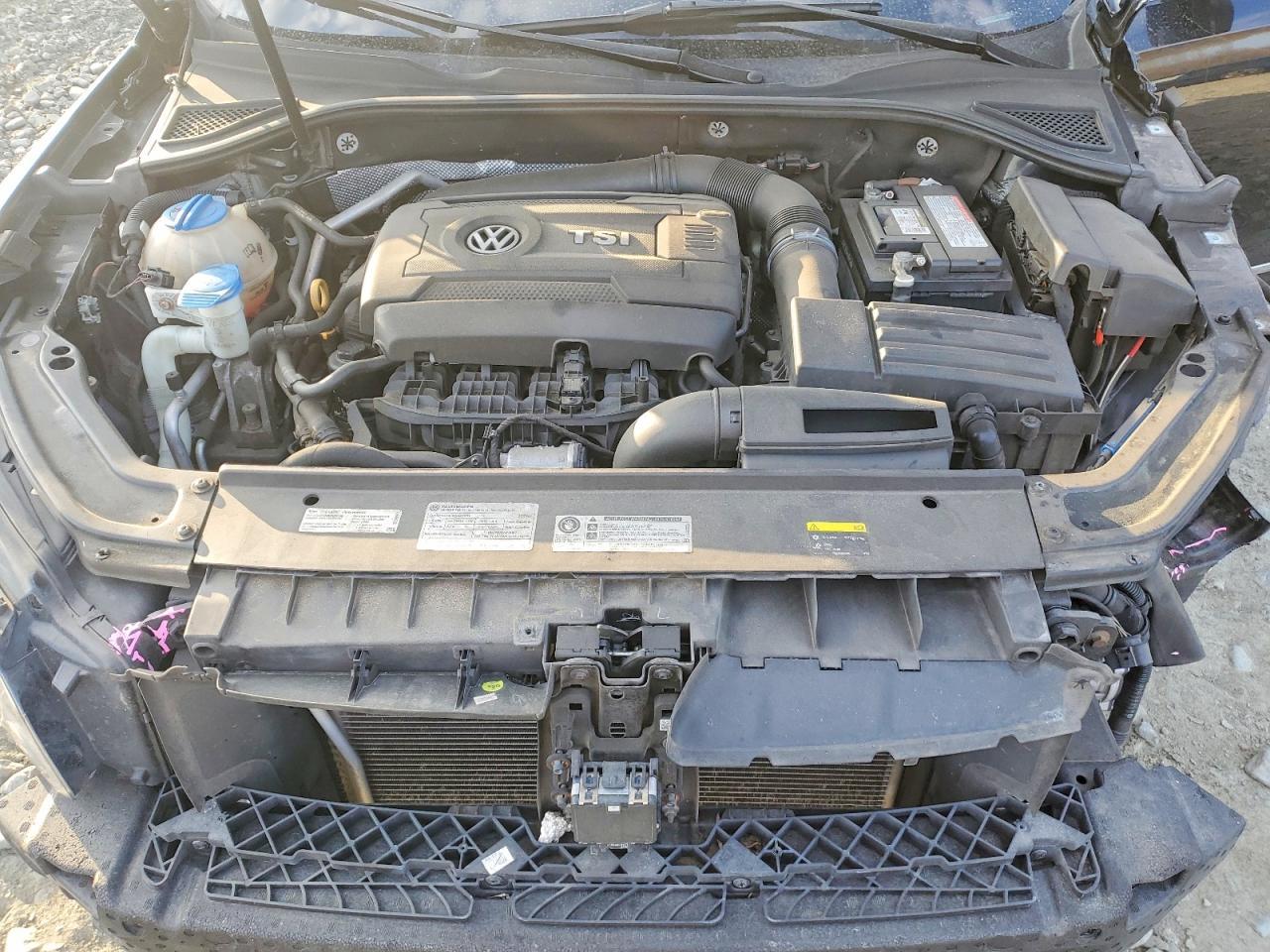 2017 VOLKSWAGEN Passat