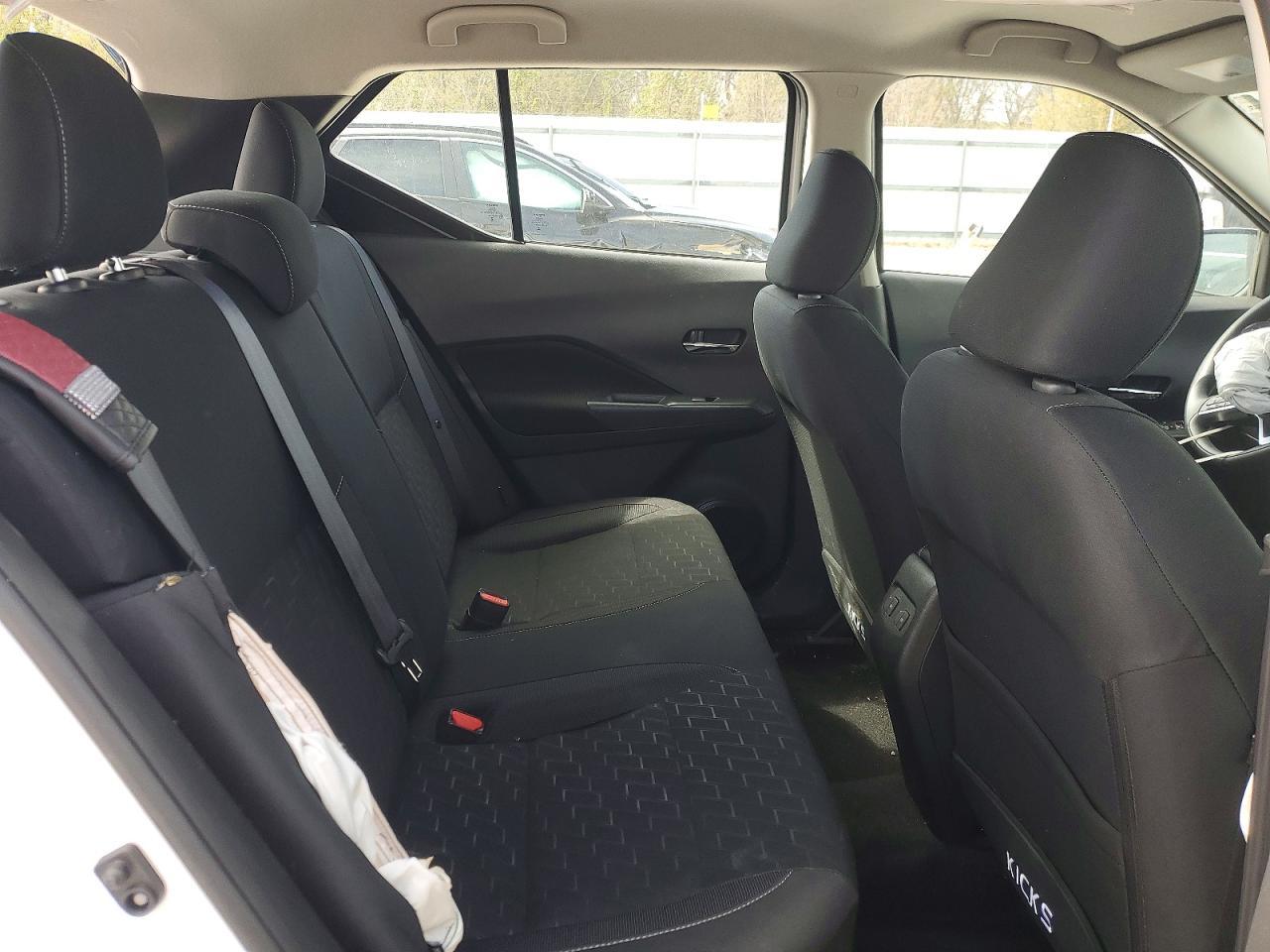 2024 NISSAN KICKS