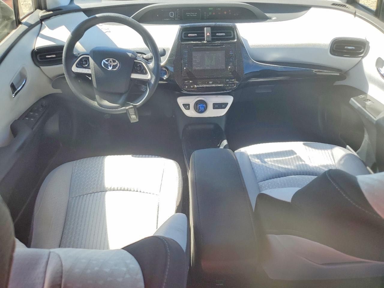 2016 TOYOTA PRIUS