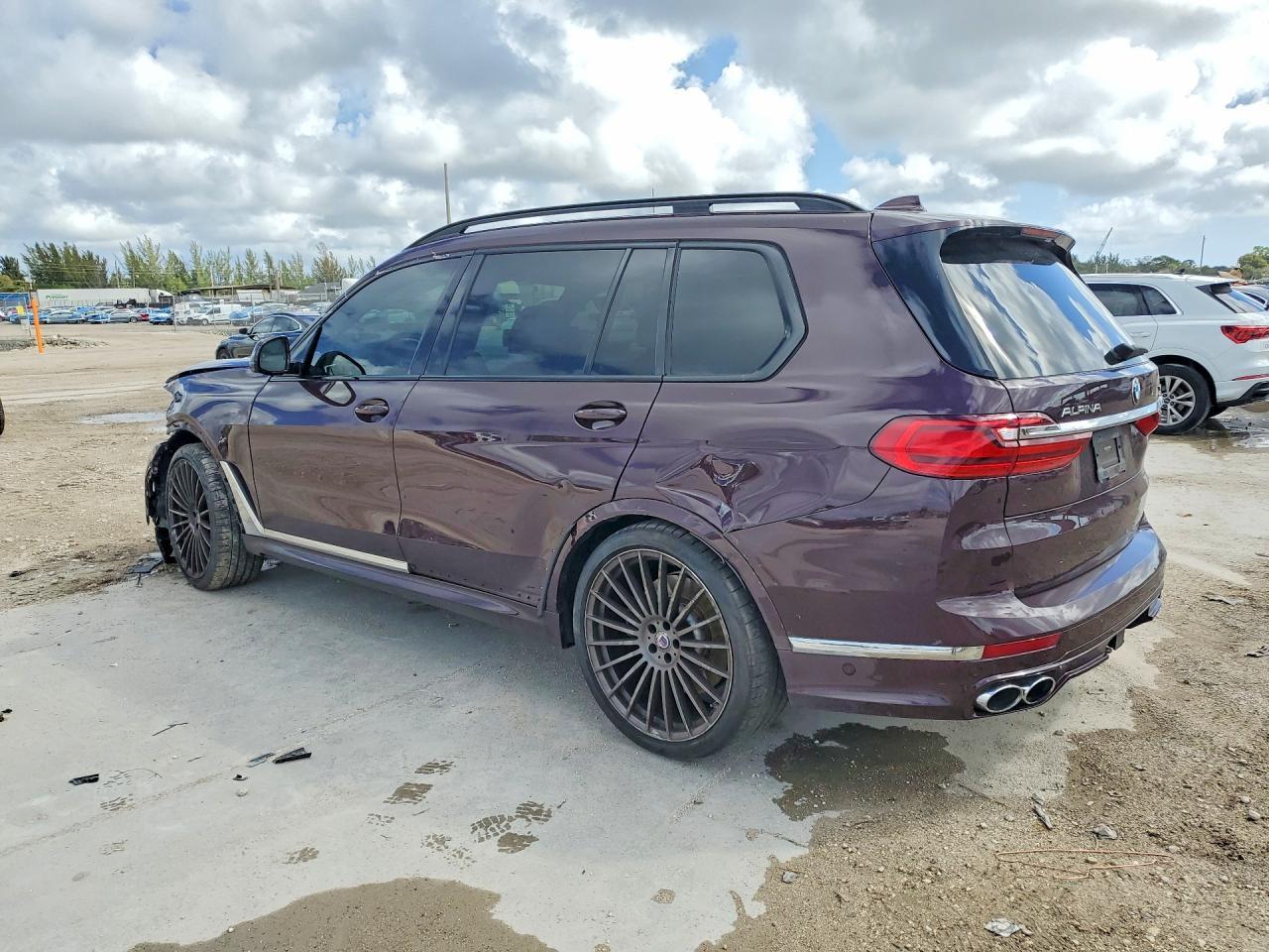 2021 BMW X7