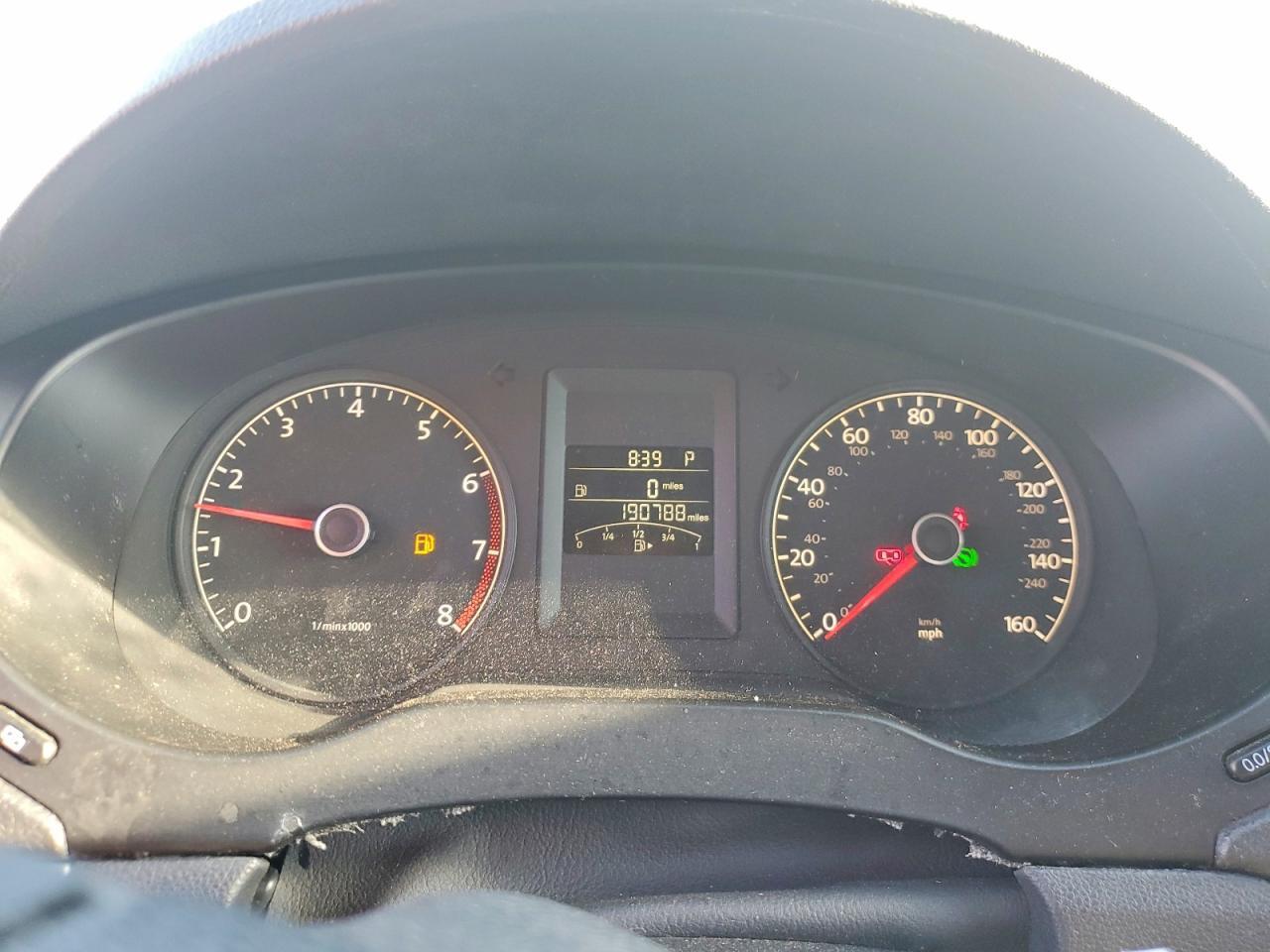 2011 VOLKSWAGEN JETTA
