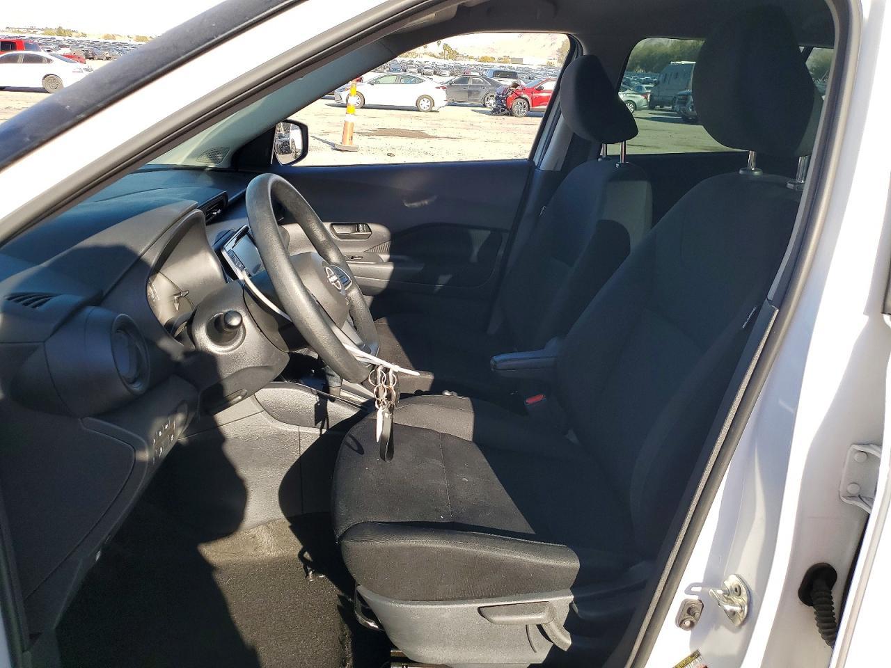 2024 NISSAN KICKS