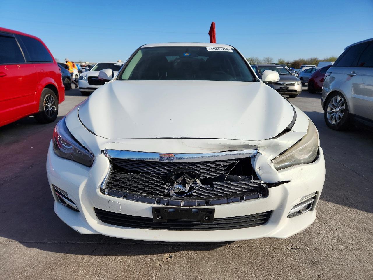 2015 INFINITI Q50