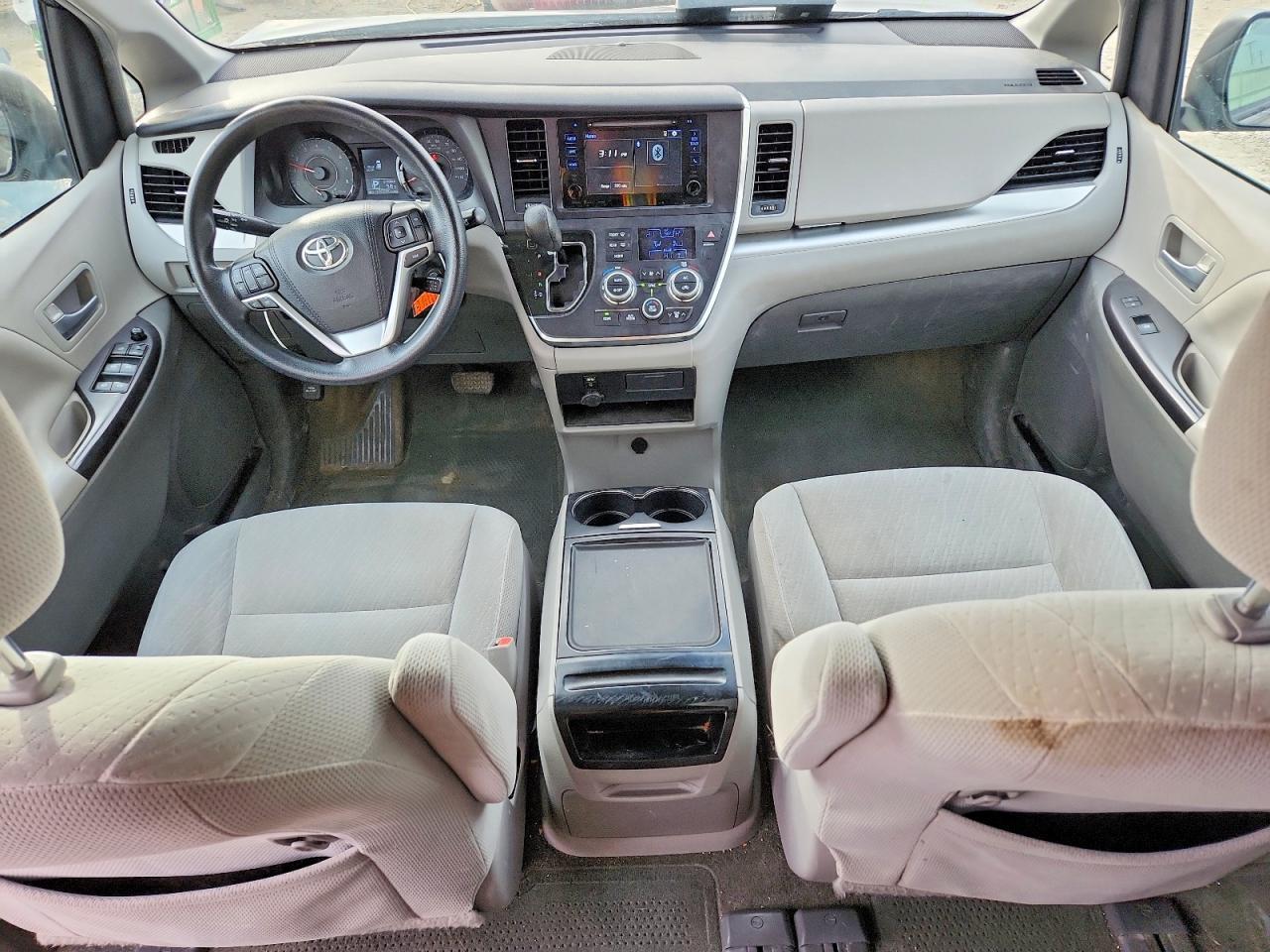 2017 TOYOTA SIENNA
