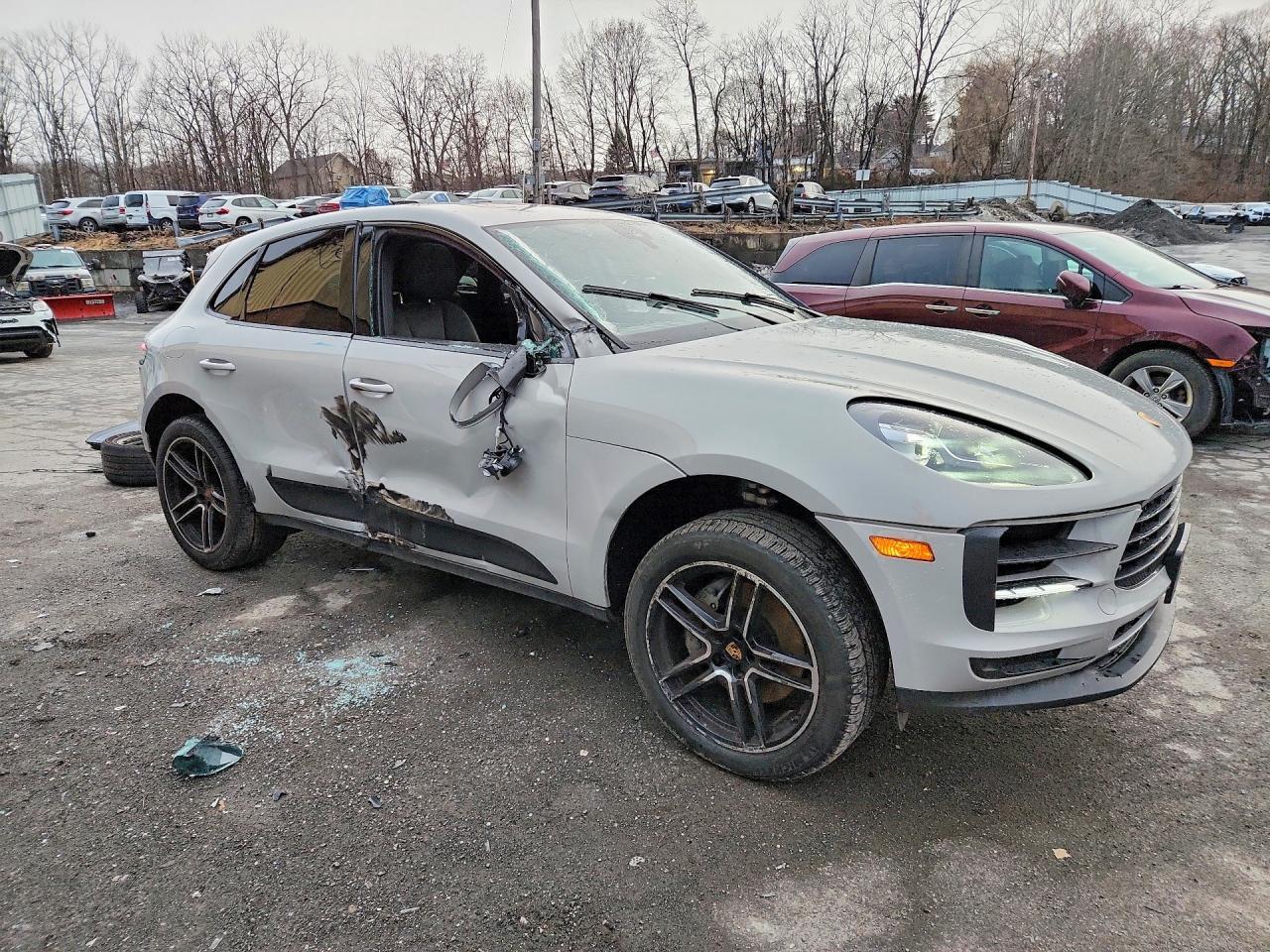 2019 PORSCHE Macan