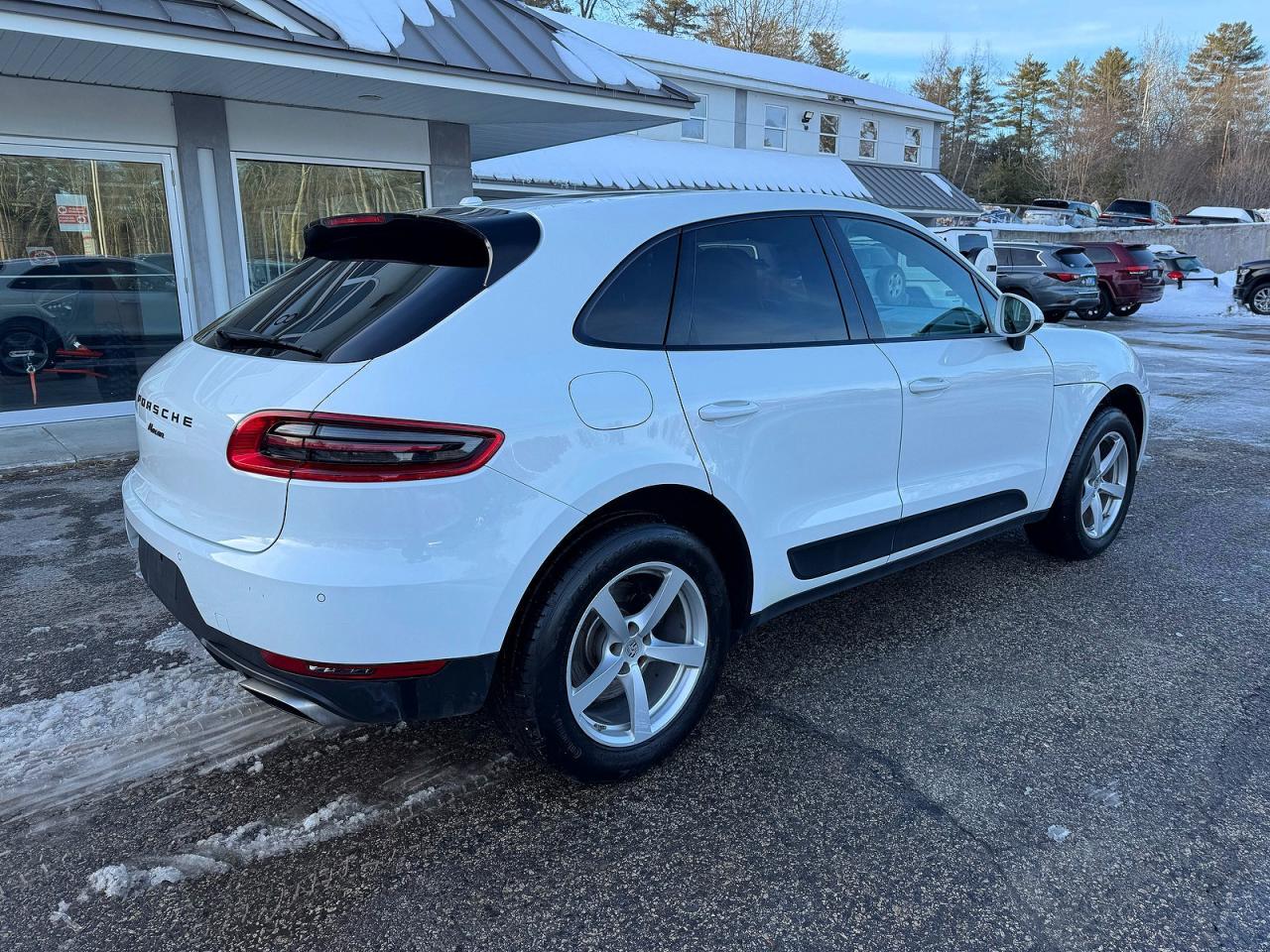 2017 PORSCHE Macan