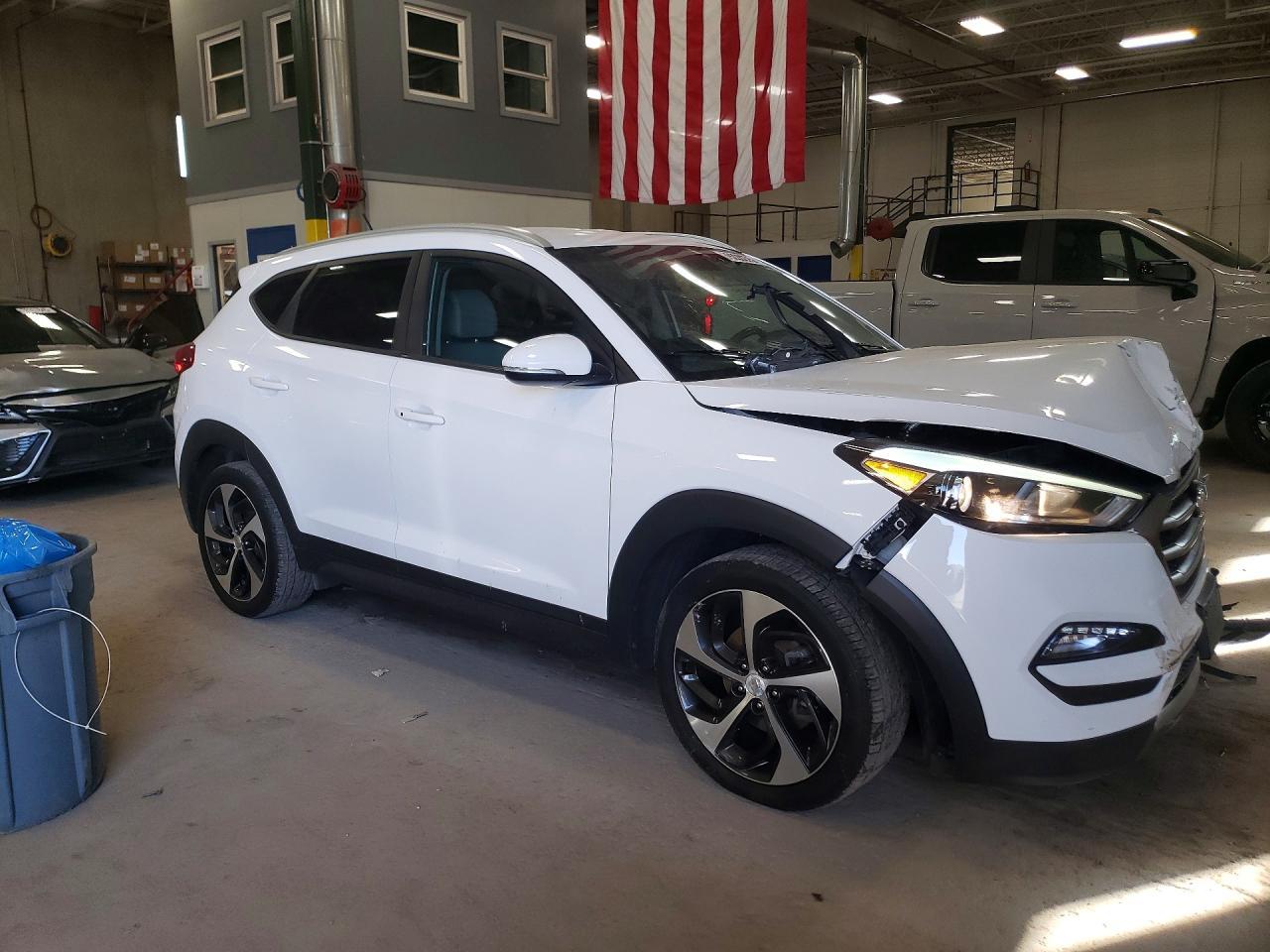 2016 HYUNDAI TUCSON