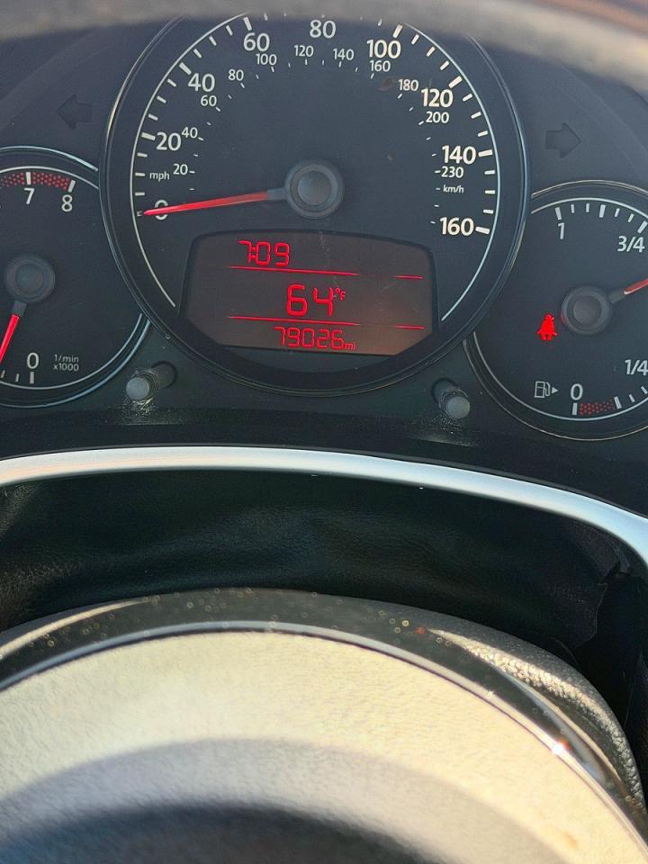 2012 VOLKSWAGEN Beetle
