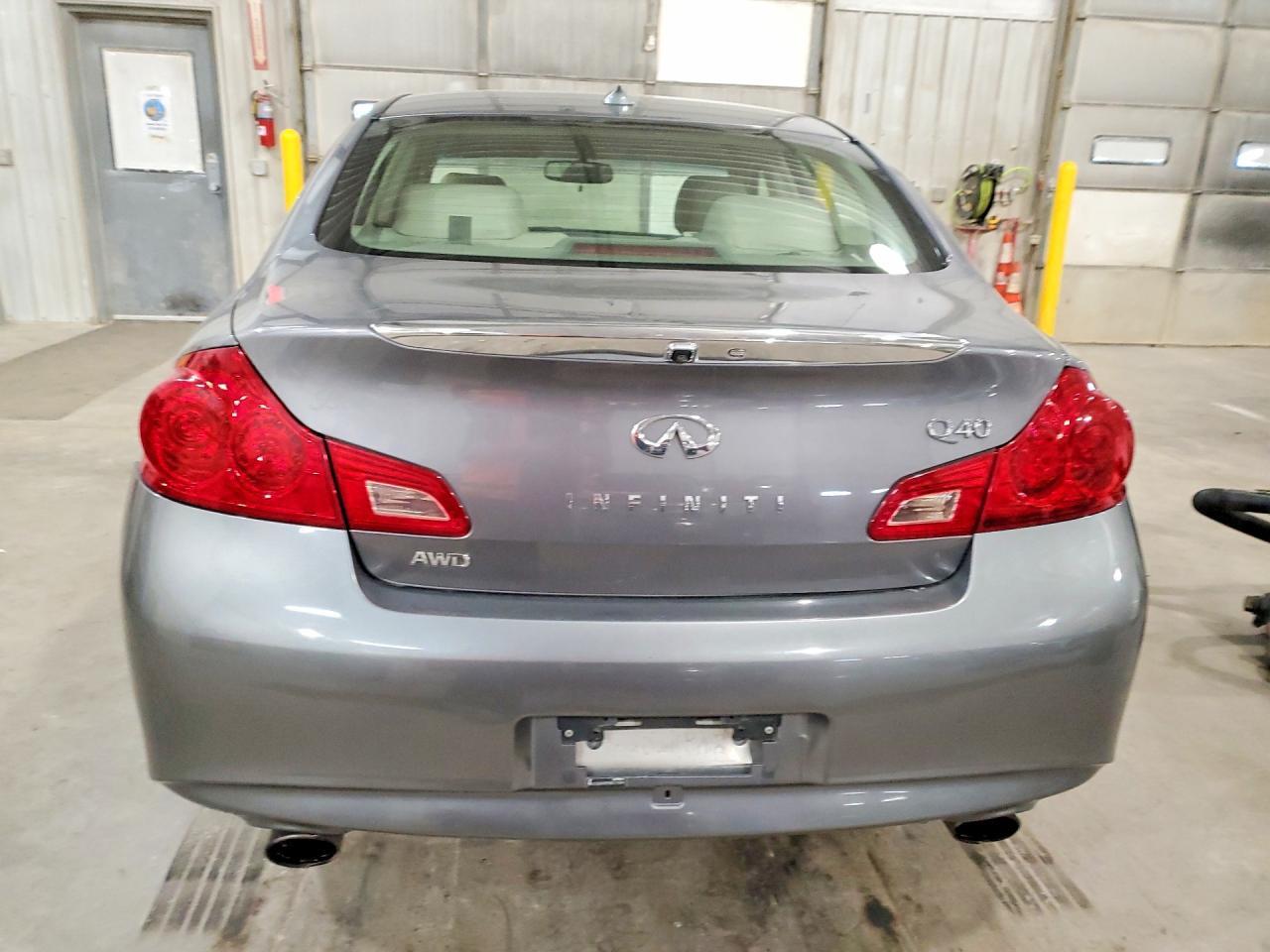 2015 INFINITI Q40