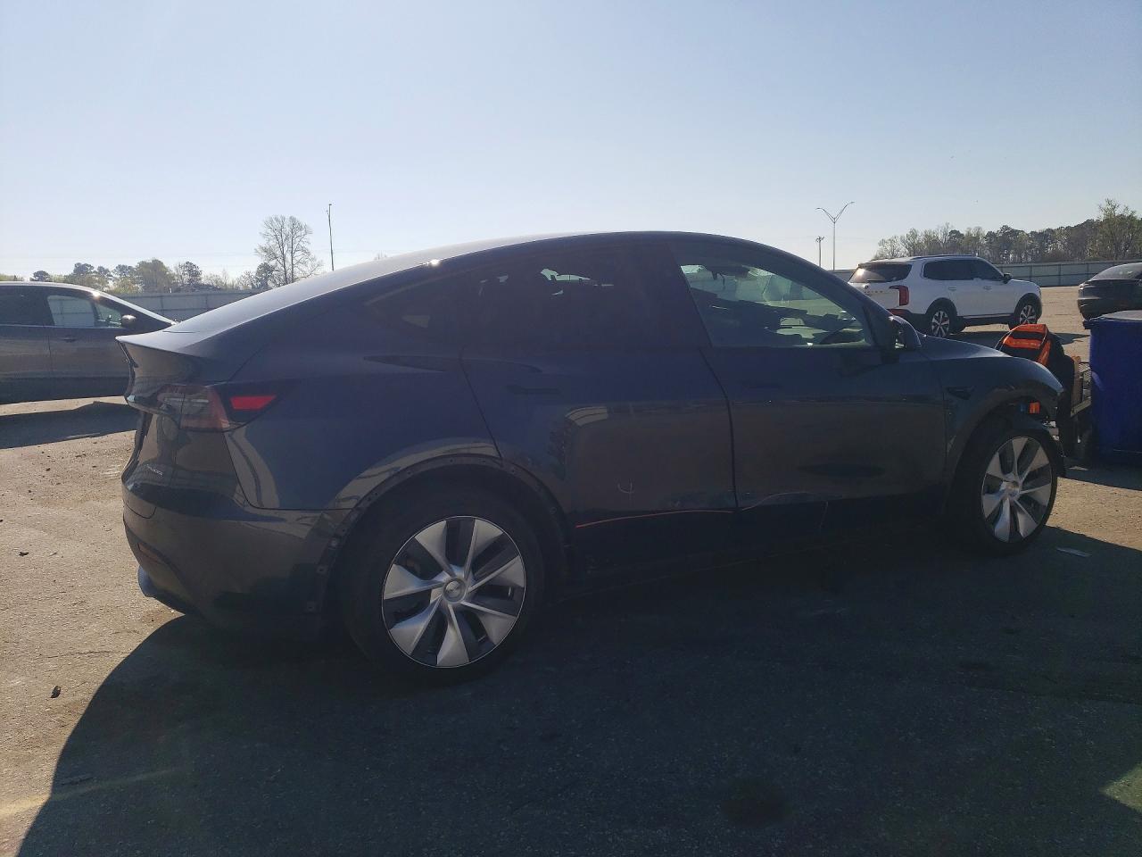 2024 TESLA MODEL Y
