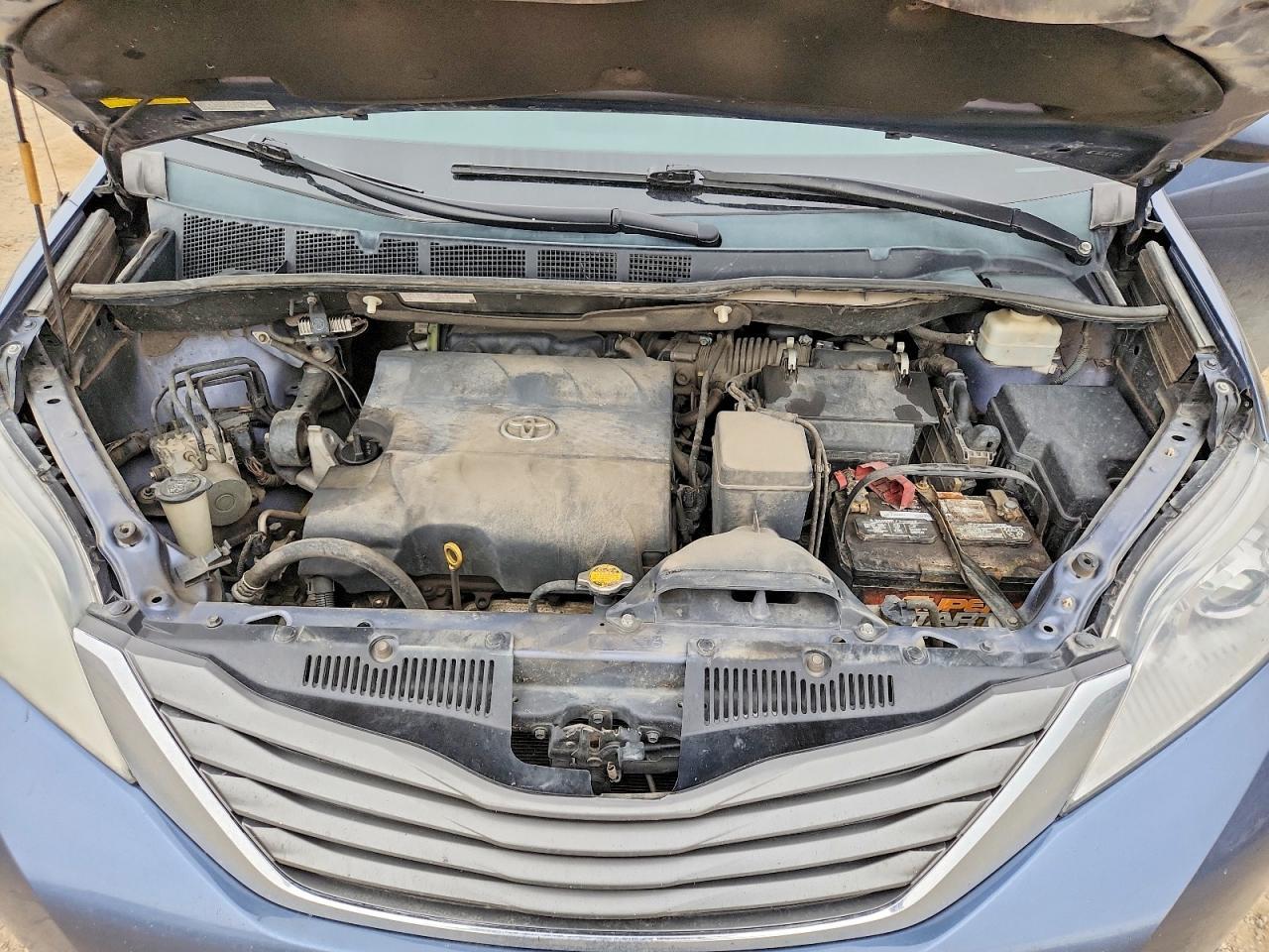 2014 TOYOTA SIENNA