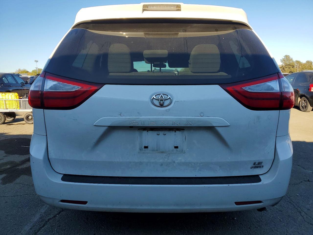2018 TOYOTA SIENNA