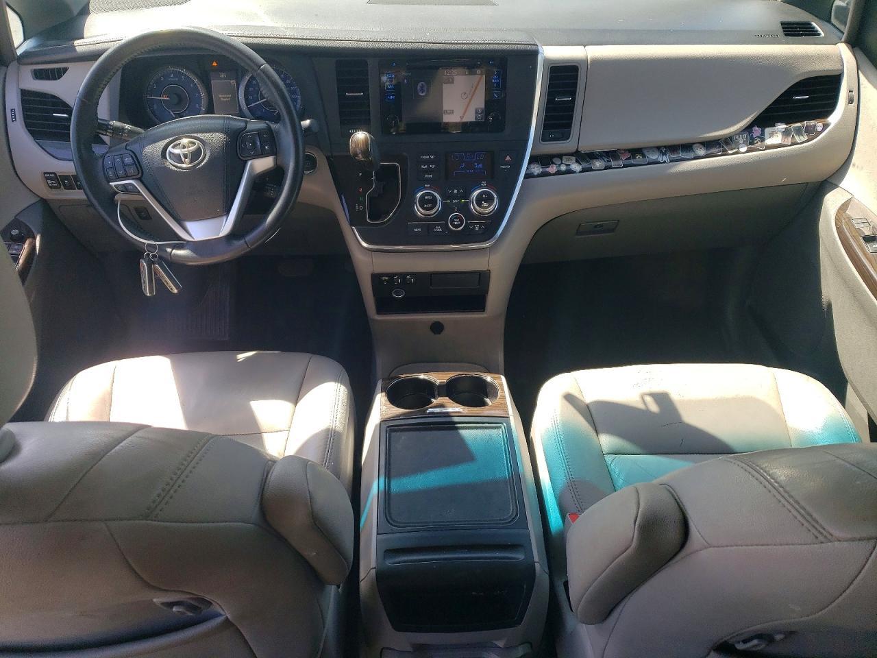 2015 TOYOTA SIENNA