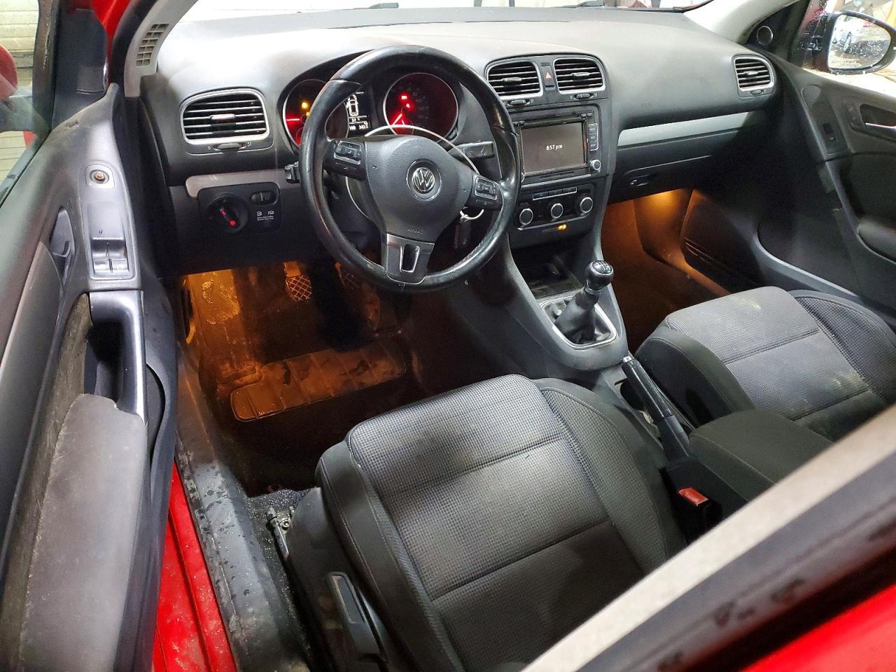 2011 VOLKSWAGEN GOLF