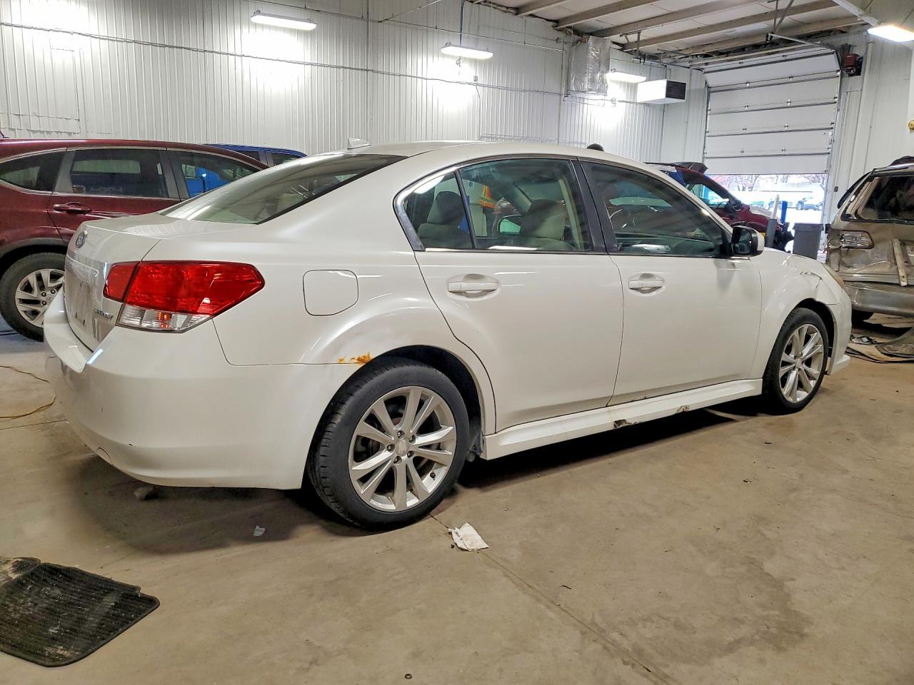 2014 SUBARU Legacy